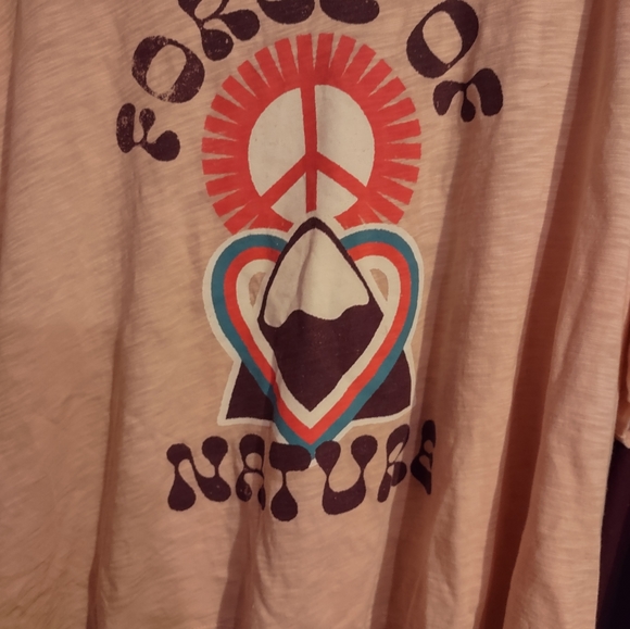 Old navy nwt ladies graphic tee shirt - Picture 3 of 5